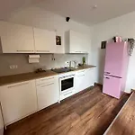 148qm Apartment, Naehe Duesseldorf, 4 Schlafzimmer, Privater Parkplatz Apartment