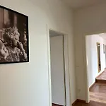 148qm Apartment, Naehe Duesseldorf, 4 Schlafzimmer, Privater Parkplatz Apartment *