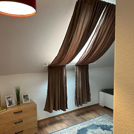 148qm Apartment, Naehe Duesseldorf, 4 Schlafzimmer, Privater Parkplatz Daire