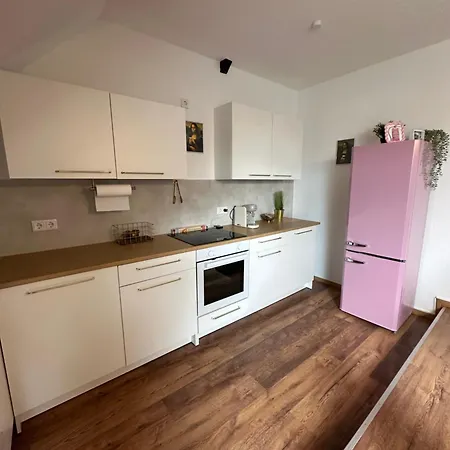 148qm Apartment, Naehe Duesseldorf, 4 Schlafzimmer, Privater Parkplatz Daire