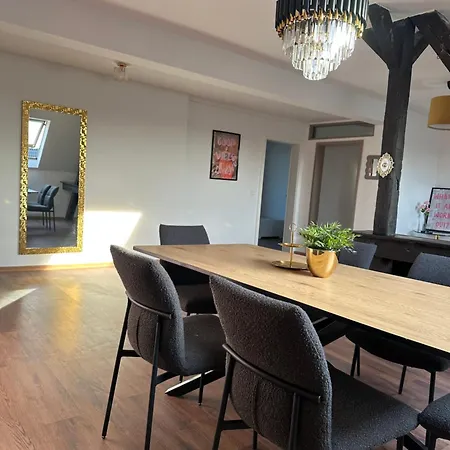 148qm Apartment, Naehe Duesseldorf, 4 Schlafzimmer, Privater Parkplatz * Duisburg