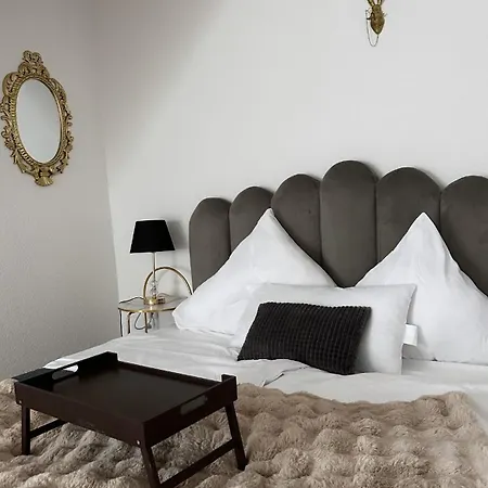 148qm Apartment, Naehe Duesseldorf, 4 Schlafzimmer, Privater Parkplatz Daire Duisburg