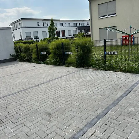 148qm Apartment, Naehe Duesseldorf, 4 Schlafzimmer, Privater Parkplatz