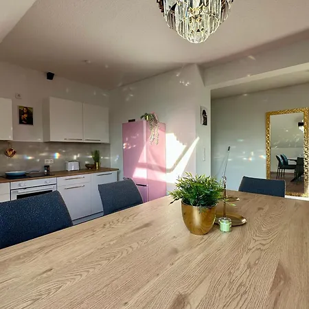 Daire 148qm Apartment, Naehe Duesseldorf, 4 Schlafzimmer, Privater Parkplatz *
