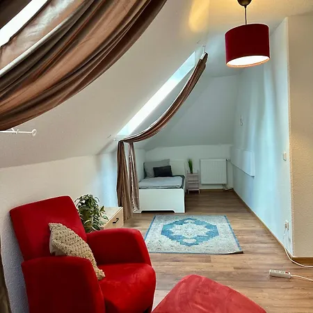 148qm Apartment, Naehe Duesseldorf, 4 Schlafzimmer, Privater Parkplatz Duisburgo