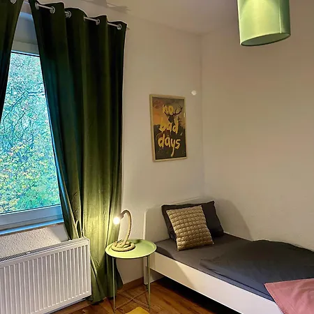 148qm Apartment, Naehe Duesseldorf, 4 Schlafzimmer, Privater Parkplatz Duisbourg