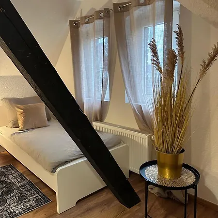 148qm Apartment, Naehe Duesseldorf, 4 Schlafzimmer, Privater Parkplatz Apartment *