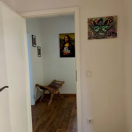 148qm Apartment, Naehe Duesseldorf, 4 Schlafzimmer, Privater Parkplatz Daire *