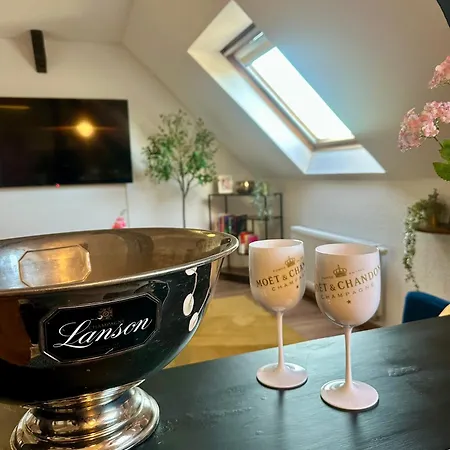 Daire 148qm Apartment, Naehe Duesseldorf, 4 Schlafzimmer, Privater Parkplatz