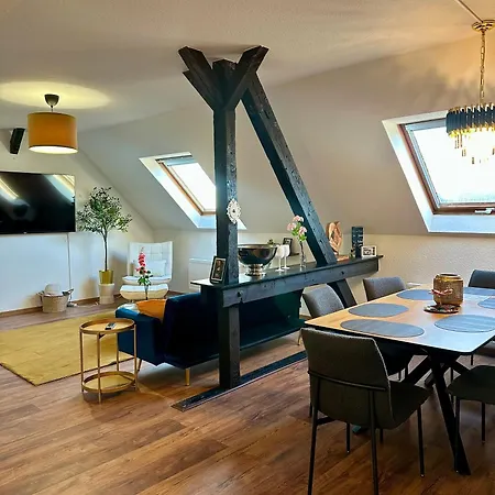 148qm Apartment, Naehe Duesseldorf, 4 Schlafzimmer, Privater Parkplatz Duisbourg