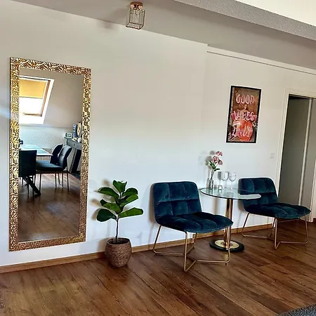 148qm Apartment, Naehe Duesseldorf, 4 Schlafzimmer, Privater Parkplatz *