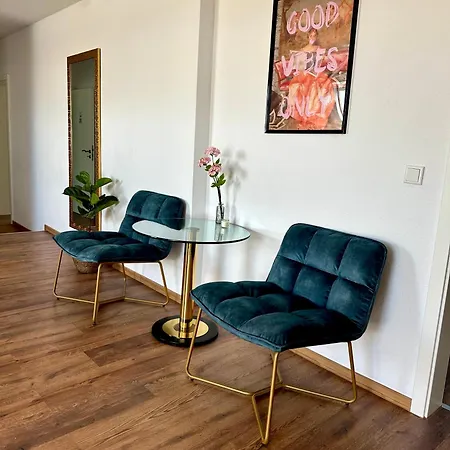 148qm Apartment, Naehe Duesseldorf, 4 Schlafzimmer, Privater Parkplatz Daire *