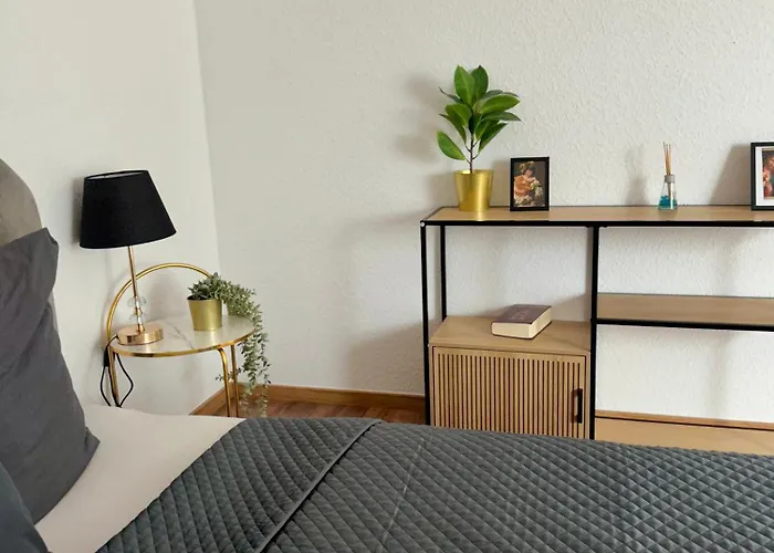 148qm Apartment, Naehe Duesseldorf, 4 Schlafzimmer, Privater Parkplatz