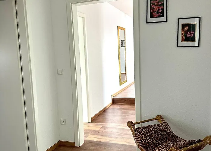 148qm Apartment, Naehe Duesseldorf, 4 Schlafzimmer, Privater Parkplatz Apartment Duisburg